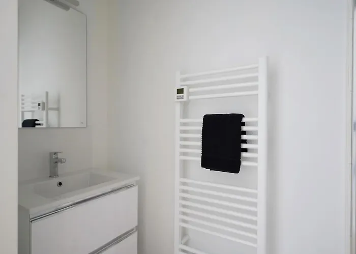 Centre - Jet D'eau - T2 Sauveterre *